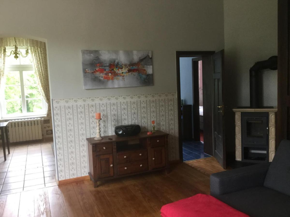 Exklusive Ferienwohnungen Im Gutshaus Viezen Bernitt Экстерьер фото