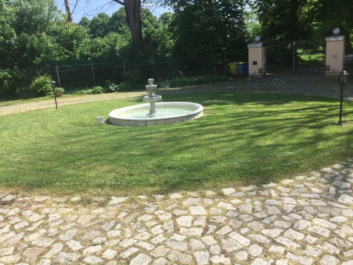 Exklusive Ferienwohnungen Im Gutshaus Viezen Bernitt Экстерьер фото